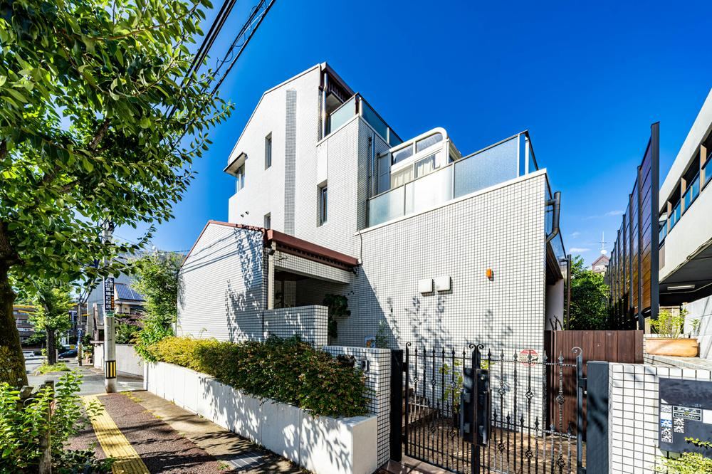 Renovated 8LDK House with Rooftop in Heiwa - Photo 1