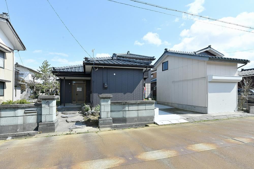 Charming 4LDK Renovated Home in Wano, Niigata - Photo 1