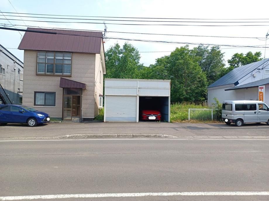 Expansive Land for Your Dream Home in Sapporo - Photo 1