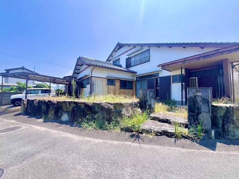Partially Renovated 7DK Detached House in Niihama - Photo 1