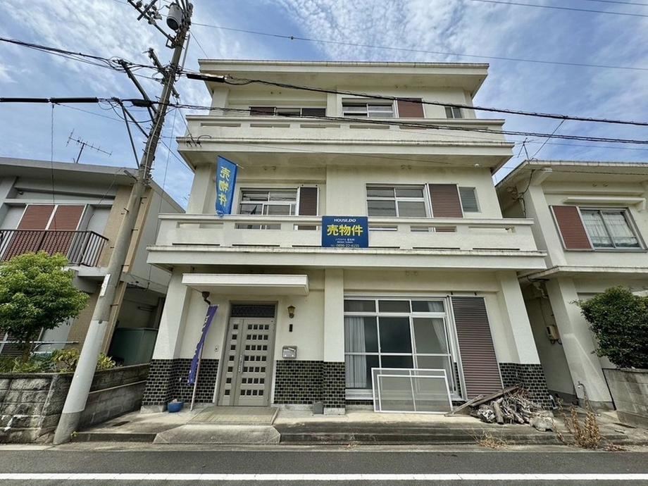 Large 8LDK Home in Central Mishima - Photo 1