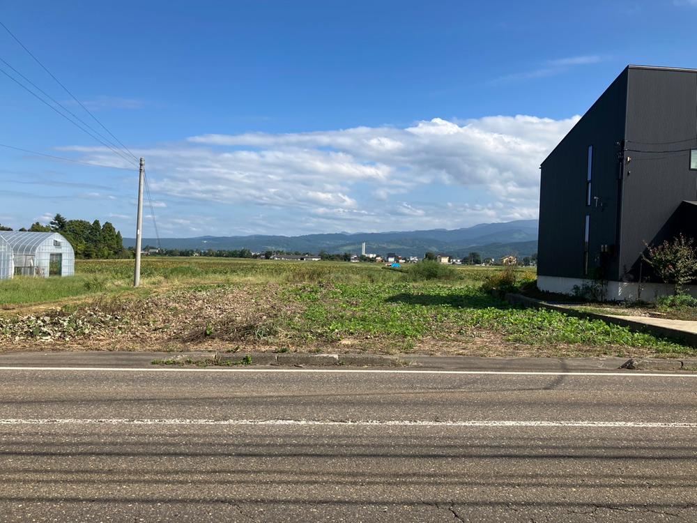 Spacious Land in Kitashinai Area - Photo 1