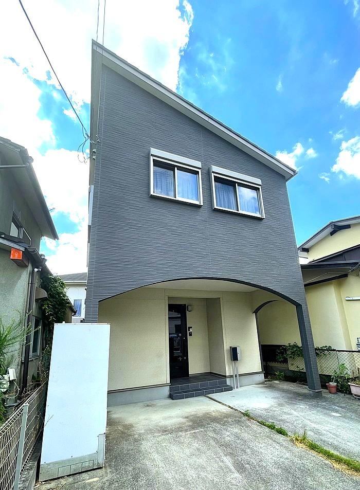 Renovated 4LDK House with Easy Access to Bypass in Shimazaki - Photo 1