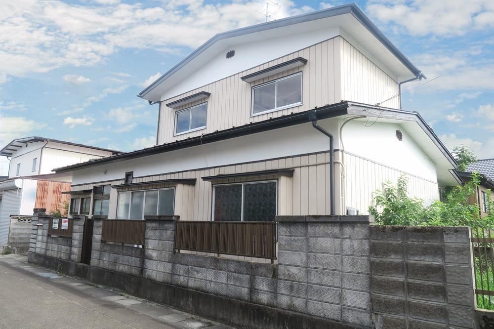 Quiet 6K House with Convenient Access in Kakuda - Photo 1