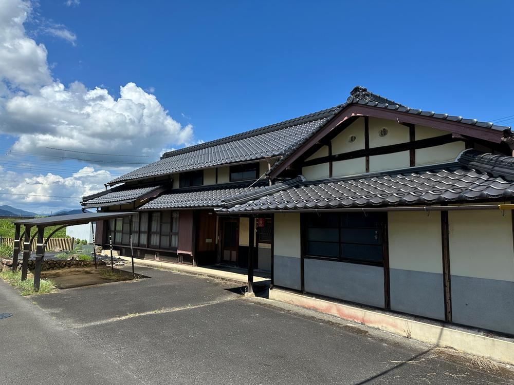 Expansive 6DK+2S Property with Warehouse in Ayabe City - Photo 1