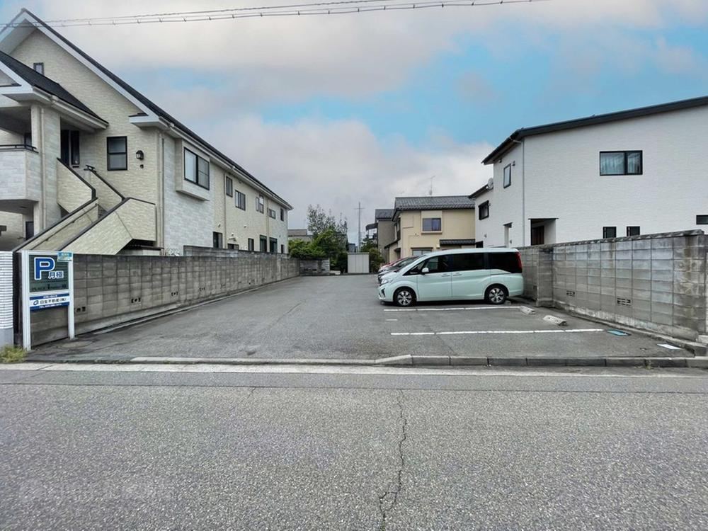 Monthly Parking Lot in Residential Area - Photo 1