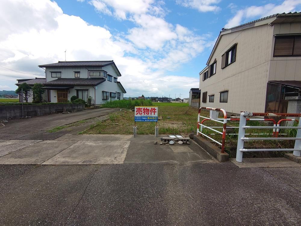 243 m² land in Takaoka, Toyama - Photo 1