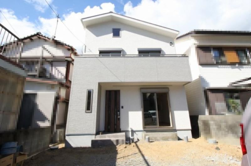 Stylish 4LDK Home with Efficient Kitchen Design in Ino - Photo 1