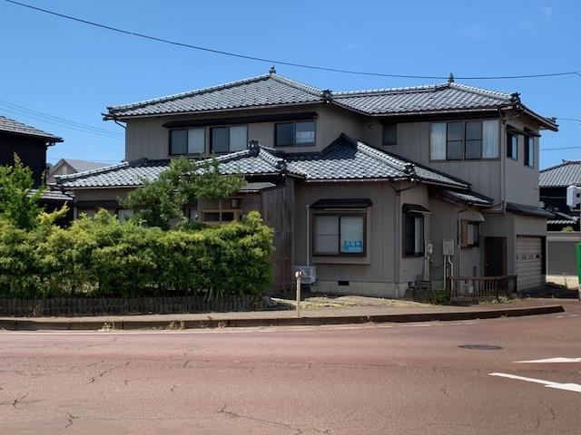 9DK House in Bunsui Bunkyo Town - Photo 1