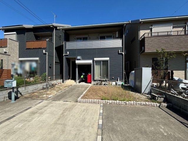 Modern All-Electric Home Built in 2017 - Photo 1