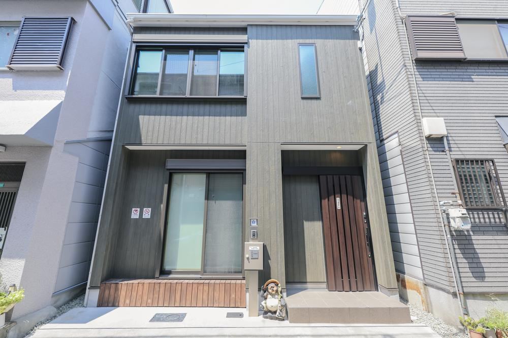 Charming 2LDK+S House in Konhama, Osaka - Photo 1