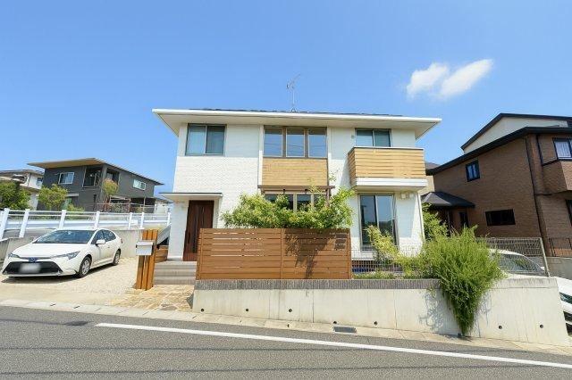 Stylish 3LDK Home by Sumitomo Forestry in Kasuga - Photo 1