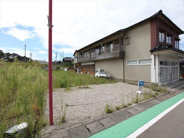 609 m² land in Kahoku, Ishikawa - Photo 1
