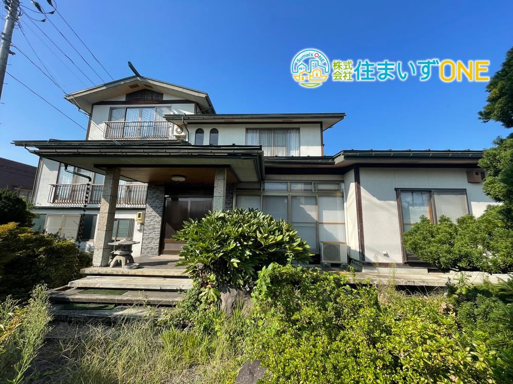 Two-Family Home with Built-in Garage in Higashine - Photo 1