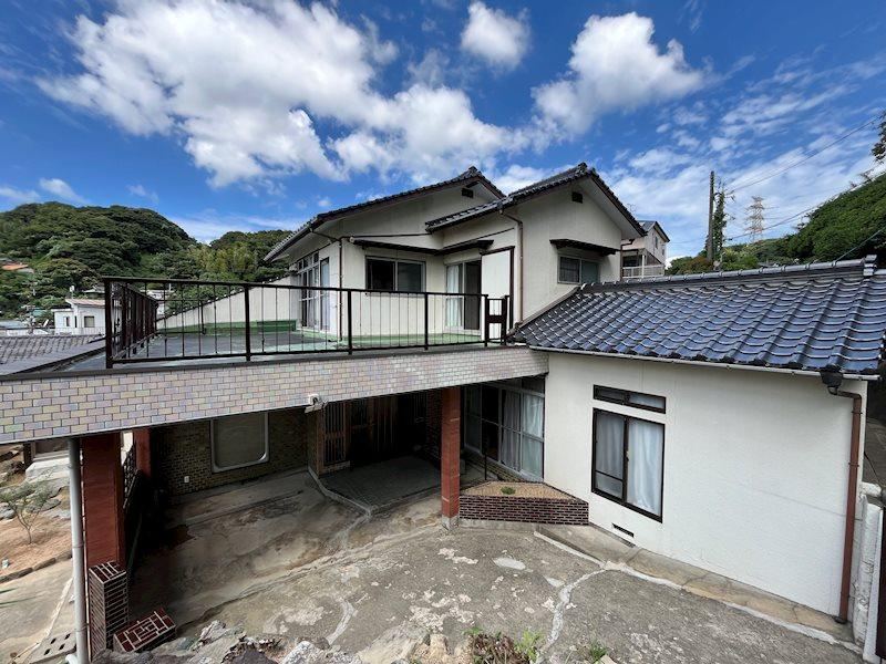 Renovated 5LDK House with Garden and Sea Views - Photo 1