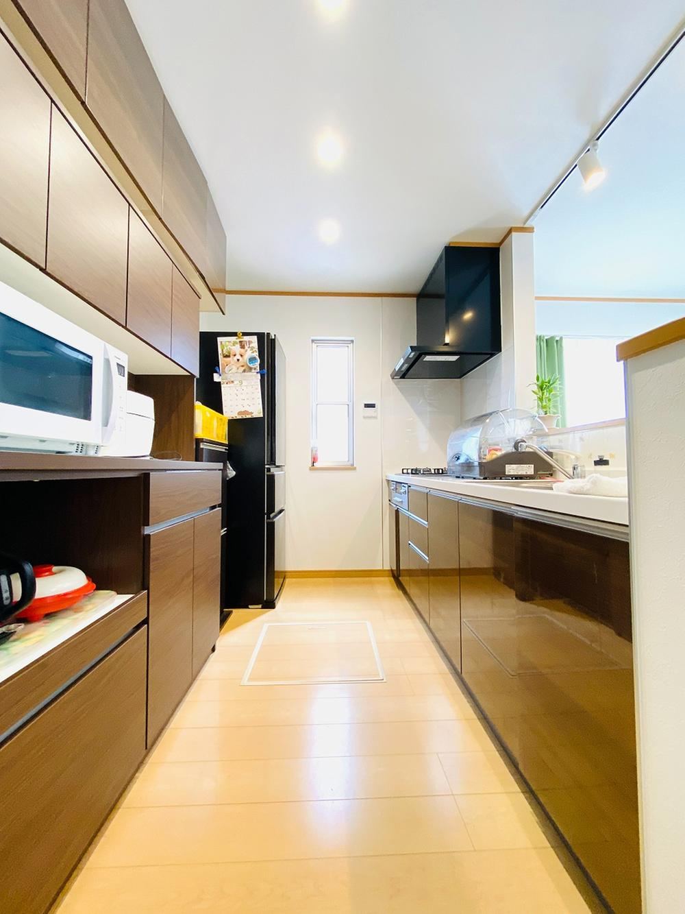 Well-Maintained 4LDK Home Near Kotesashi Station - Photo 1