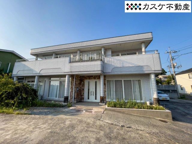 Spacious 8SLDK Western-Style House in Hirai - Photo 1