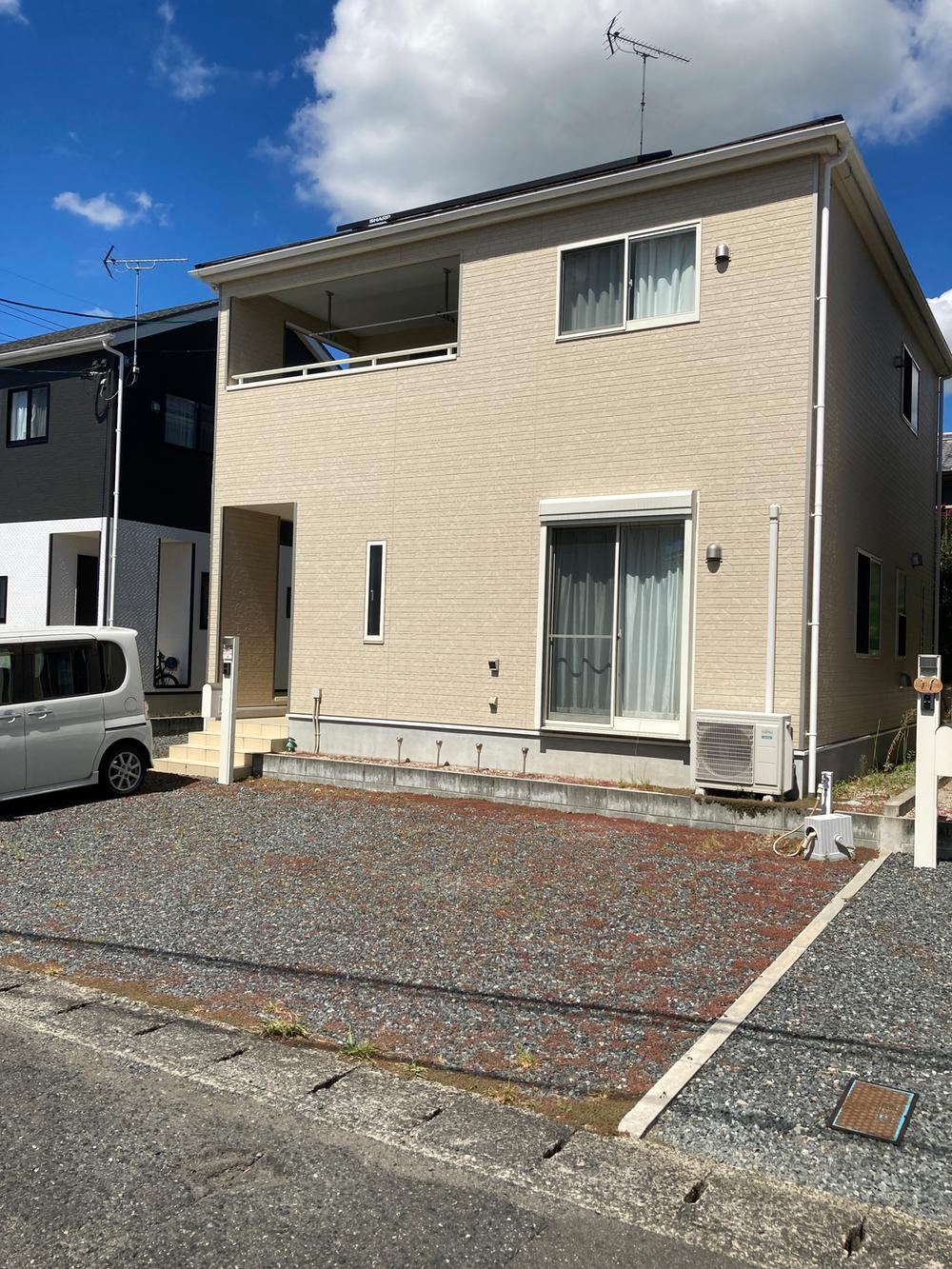Modern 4LDK House with Solar Power in Saga - Photo 1