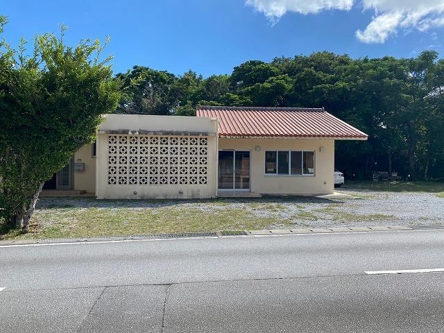 Versatile 3LDK House Near Churaumi Aquarium in Motobu - Photo 1