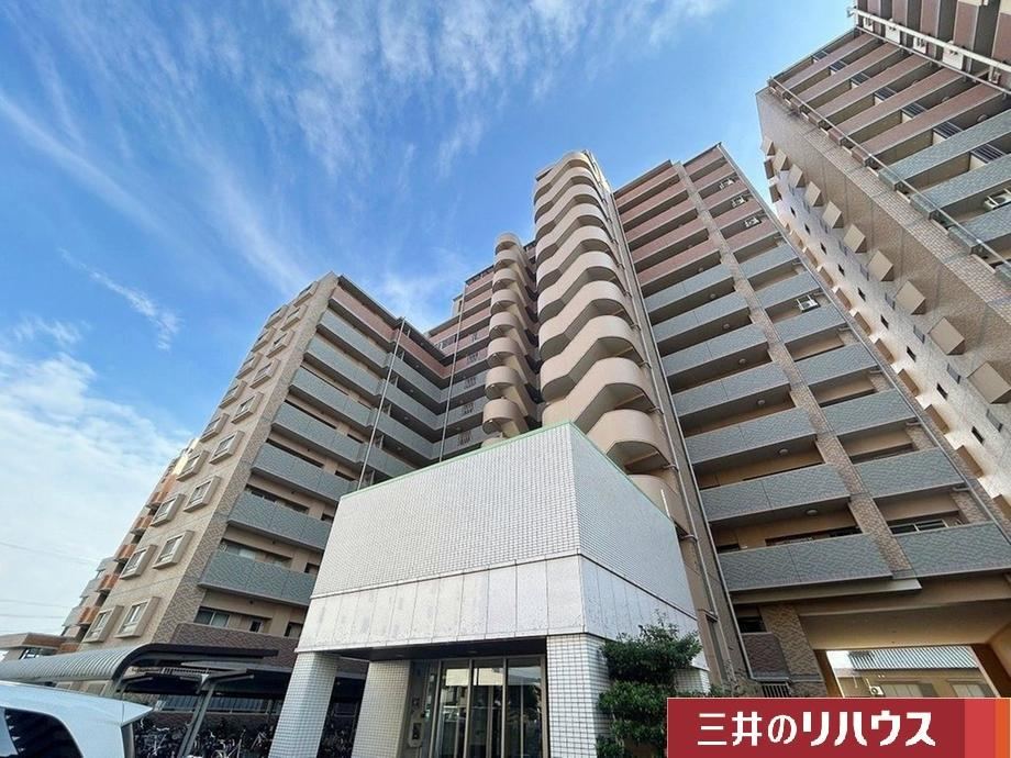 4LDK apartment in Oharu, Ama District, Aichi - Photo 1