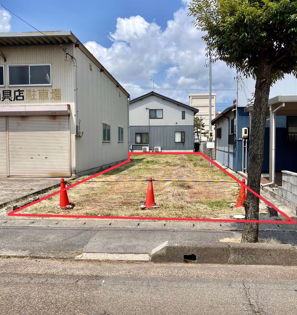 Spacious Land in Otemachi 3, Niigata - Photo 1