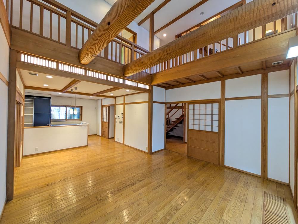 Luxury Model House with Spacious Living in Hirakiyama - Photo 1