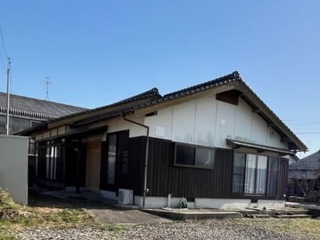 Renovated 3LDK House with Solar Power - Photo 1