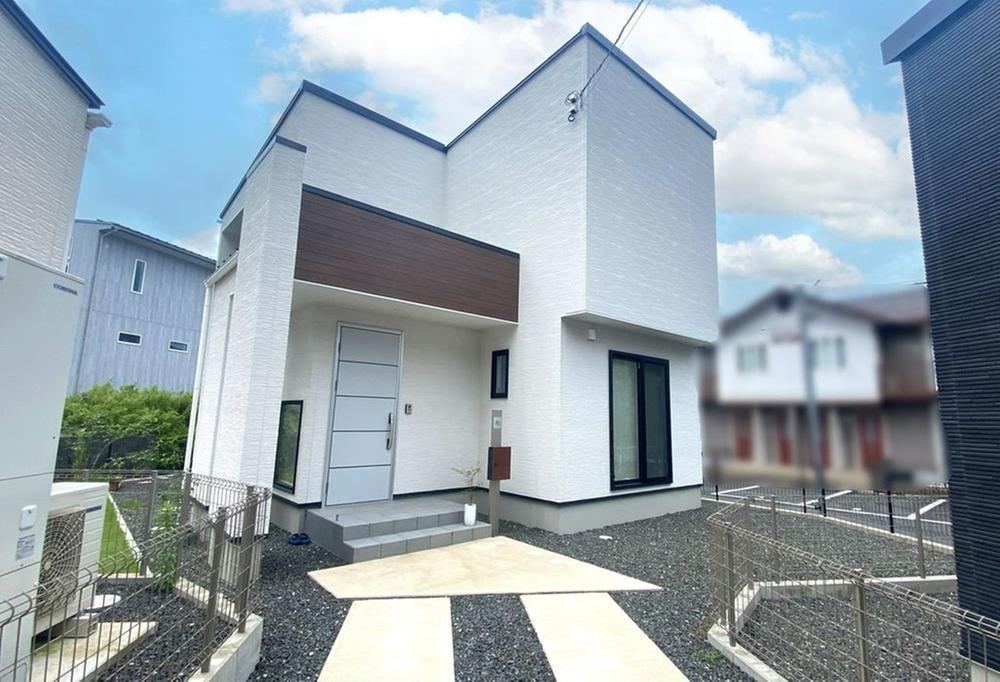 Newly Built 3LDK Home Near Schools and Shops - Photo 1