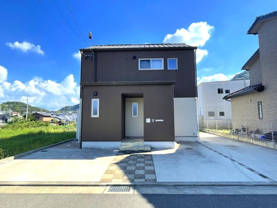 4LDK Home with Wood Deck in Kokubunji - Photo 1