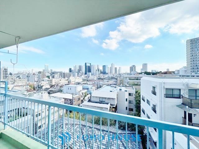 Bright 1LDK Apartment in Higashi-Nakano - Photo 1