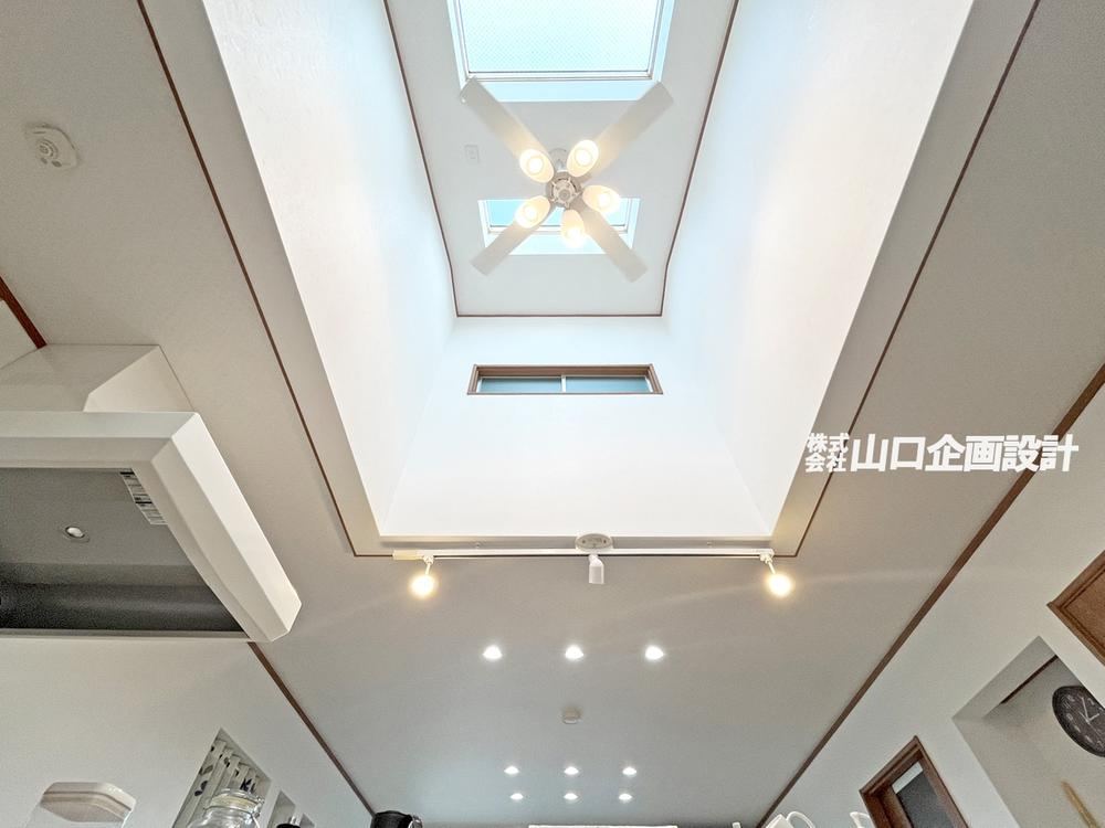 All-Electric 6LDK House with Solar Power in Tokorozawa - Photo 1
