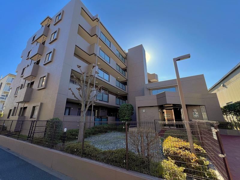 3LDK apartment in Minami Ward, Saitama - Photo 1