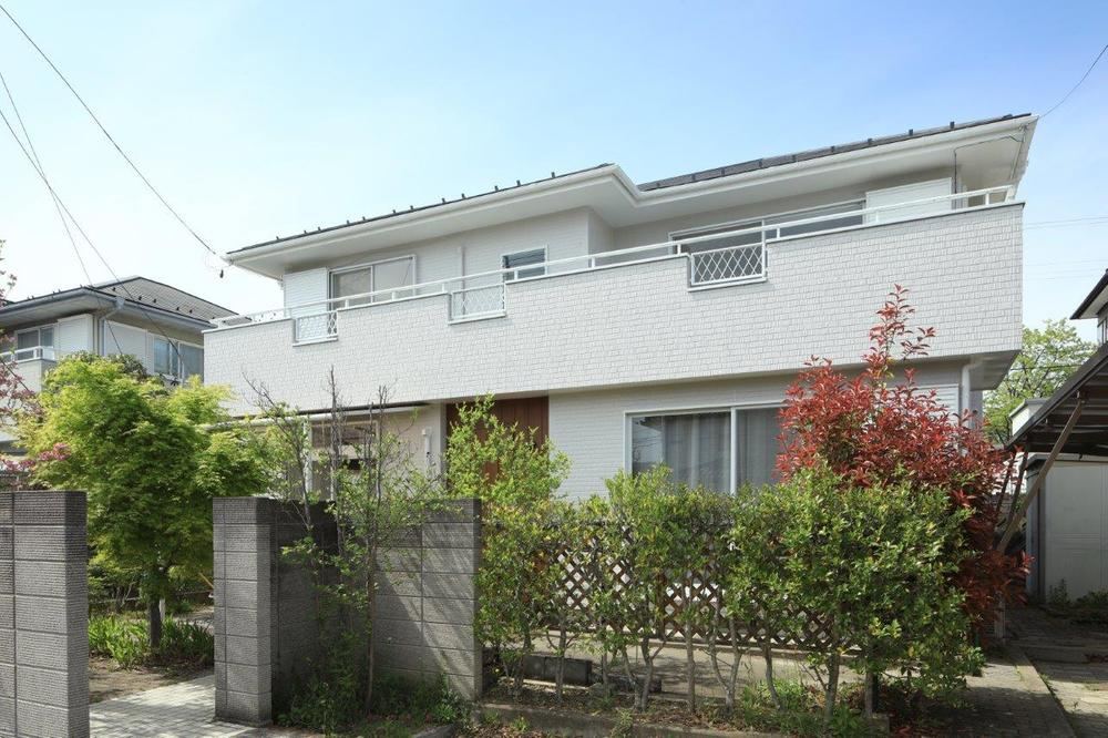 Charming Renovated 3LDK Model House - Photo 1