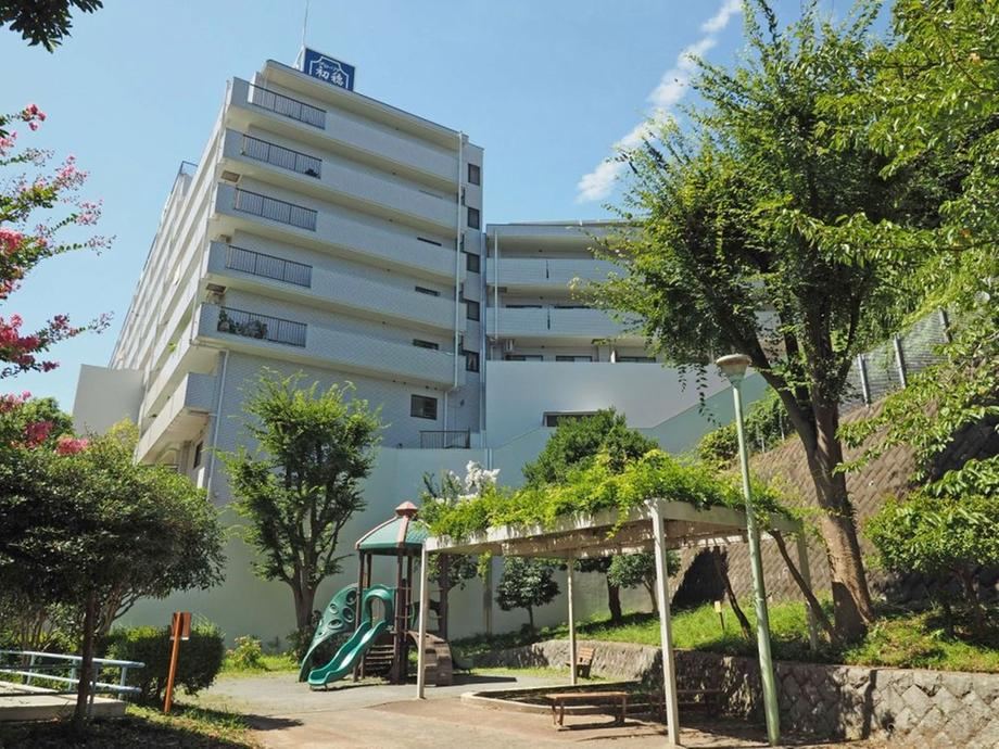 Spacious 4LDK Apartment with Rooftop Terrace - Photo 1
