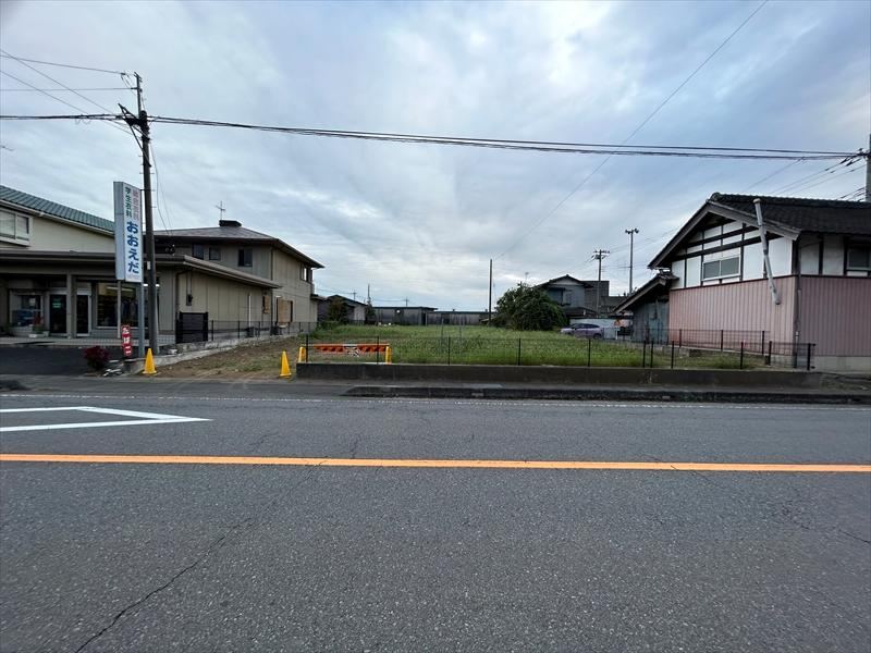 Spacious Residential Land in Obitama - Photo 1