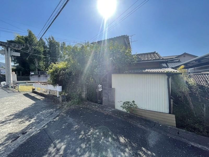 3DK House Ideal for Renovation in Kitakyushu - Photo 1