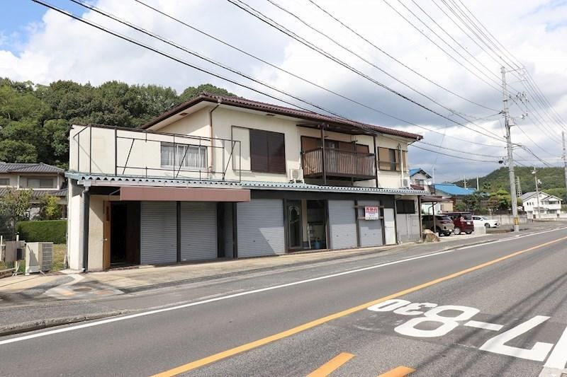 All-Electric Storehouse with Renovations in Ijirino - Photo 1