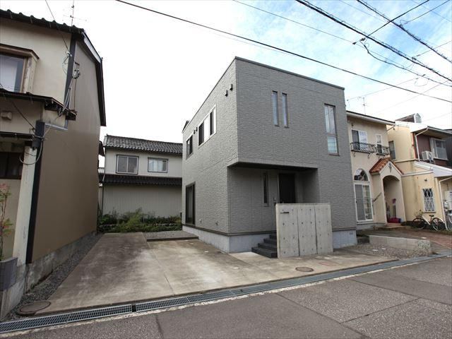 Modern 3LDK House in Kanazawa - Photo 1
