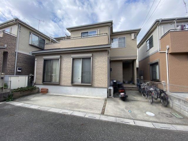 4LDK House with Double Parking in Koshigaya - Photo 1