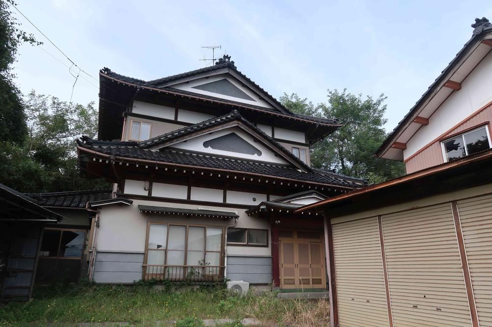 Quiet 8DK House in Miyauchi, Sakata - Photo 1