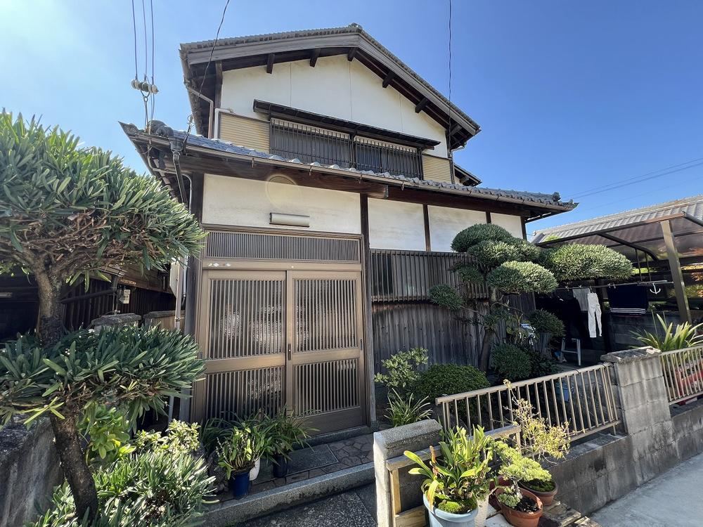 Spacious 7DK House Ideal for Group Homes in Izumi-Otsu - Photo 1
