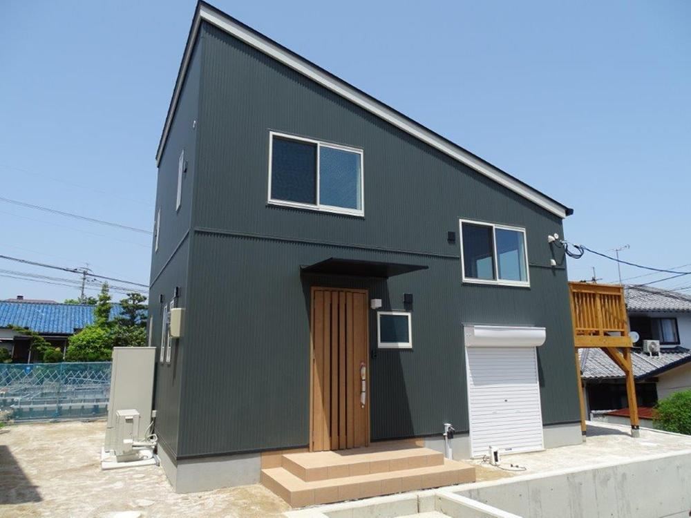 Modern 4LDK House with Dog Run in Hinbara - Photo 1