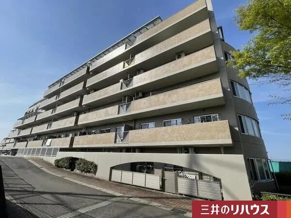 4LDK apartment in Toyota, Aichi - Photo 1