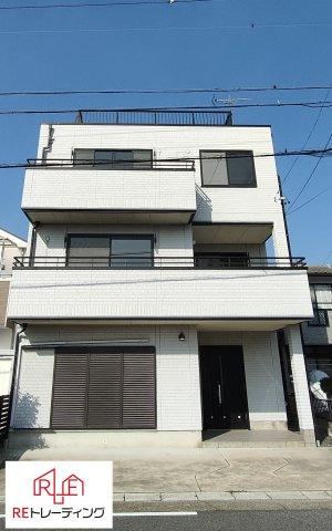 Spacious 6LDK Home with Elevator - Photo 1