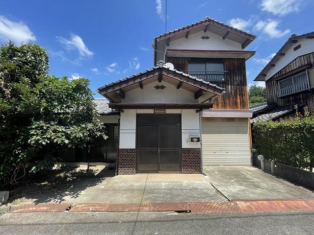 Budget-Friendly 6DK House in Kawachi - Photo 1