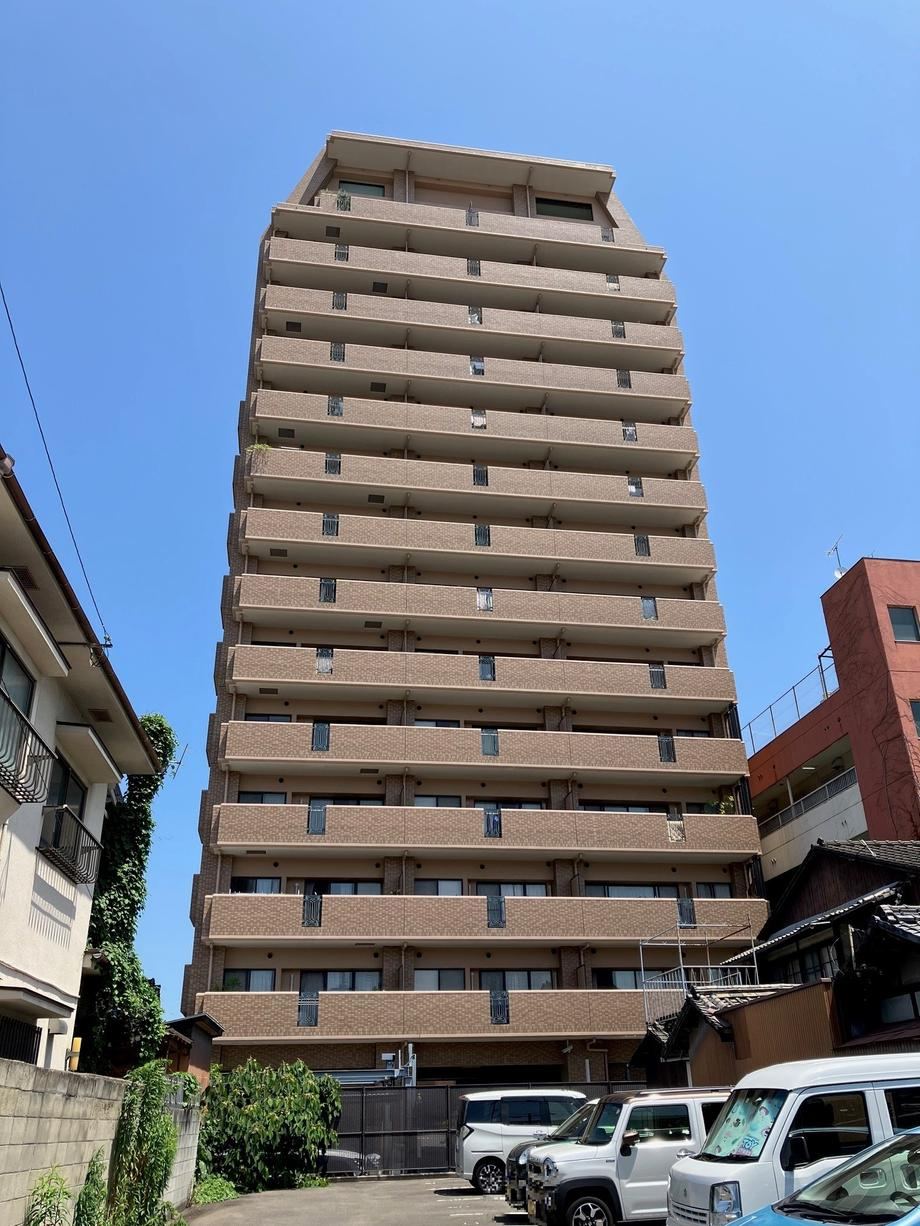 3LDK apartment in Matsuyama, Ehime - Photo 1