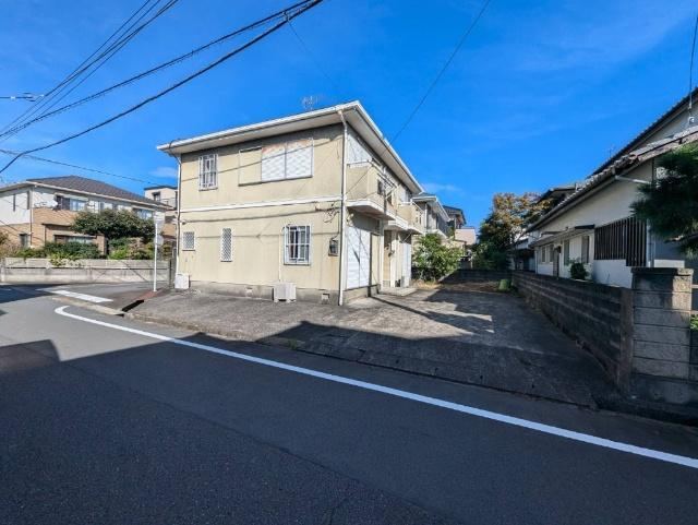 Spacious 5LDK House on a Corner Lot in Numazu - Photo 1