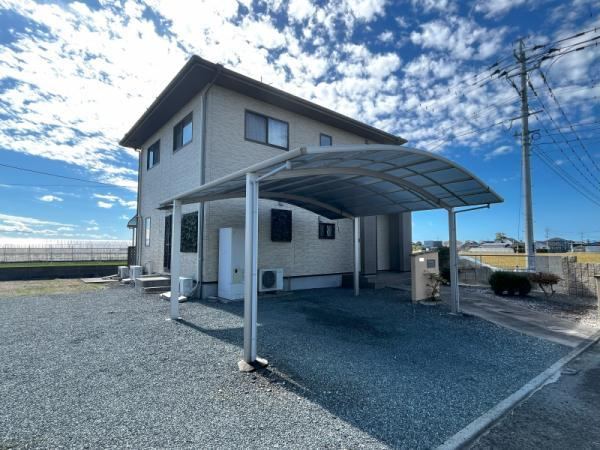 4LDK House with Solar Panels and Spacious Parking - Photo 1