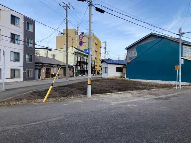 Corner Lot Land in Chiyodai Town - Photo 1