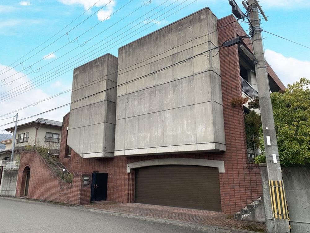 Spacious Garden Home with Seasonal Views in Maizuru - Photo 1